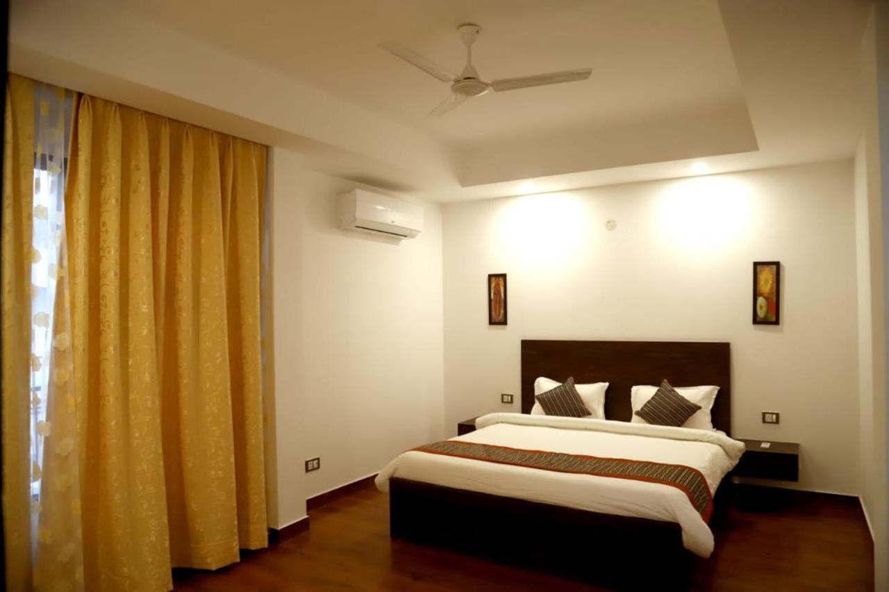 Country Inn Hotels & Resorts Vrindavan Exterior photo